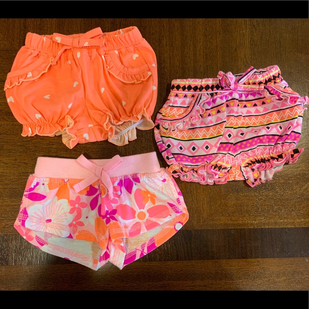 3 newborn shorts